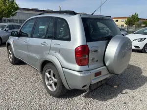 Toyota RAV 4 2.0 D-4D 4x4 Bild 3