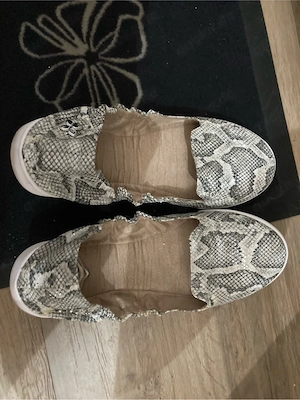 diverse schuhe Bild 4