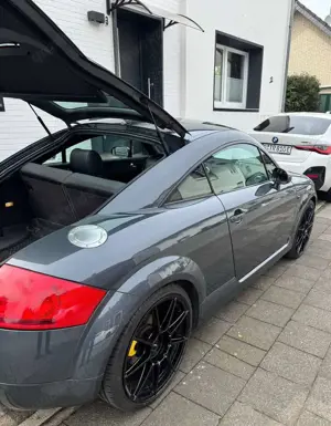 Audi TT Coupe 3.2 quattro DSG Bild 5