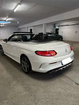 Mercedes-Benz C 180 Cabrio 9G-TRONIC AMG Line