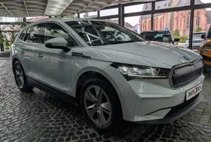 Skoda Enyaq 80 Loft LED ACC 360°KAM Wärmepumpe SoH 92%
