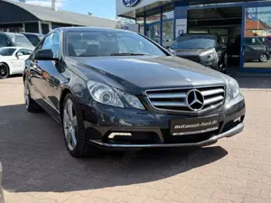 Mercedes-Benz E 200 CGI Coupe*Bi-Xenon*Comand*Leder*Memory