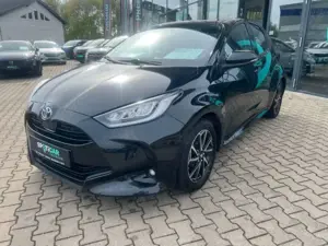 Toyota Yaris 1.5 VVT-iE Automatik Team Deutschland