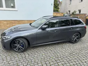 BMW 330 Bild 2