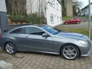 Mercedes-Benz E 350 AMG CDI Coupe Bild 2
