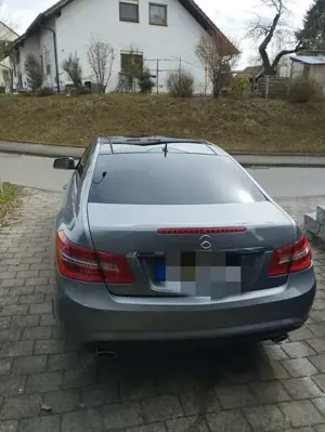 Mercedes-Benz E 350 AMG CDI Coupe Bild 4