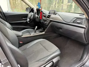 BMW 318 318d Aut.