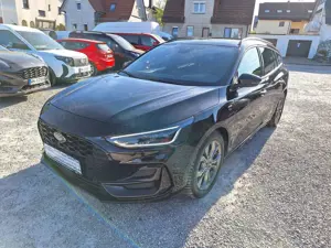 Ford Focus Turnier 1.0 ST-Line X Aut. Matrix-LED AHK Pano Win