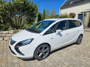 Opel Zafira Tourer Zafira Tourer 1.4 Turbo, 7 Sitze, Winterreifen neuwertig