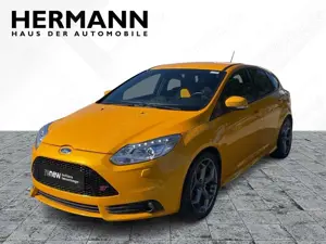 Ford Focus ST CAM*LED*NAVI*SHZ*SYNC*2xKlima*BiXenon