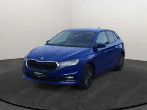 Skoda Fabia 1.0 Tour LED Carplay SHZ Rear View GRA PDC vorn 