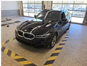 BMW 318 i Aut/Panorama/ParkDrivFernAss/LED/Tempomat