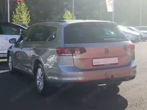 Volkswagen Passat Variant 1.5 TSI Business LED Navi ACC AHK Bild 4