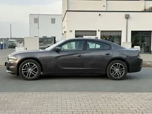 Dodge Charger 3,6 V6 AWD SXT *Glasdach*SHZ*Allrad* Bild 4