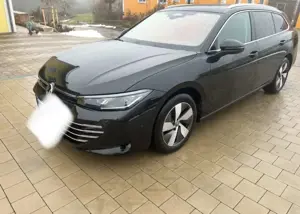 Volkswagen Passat Variant Passat Variant 2.0 TDI SCR DSG Elegance HUD AHK Pa Bild 2