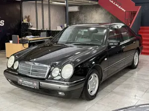 Mercedes-Benz E 240 E 240 Elegance +TEMPOMAT+KLIMA+SITZHEIZ+