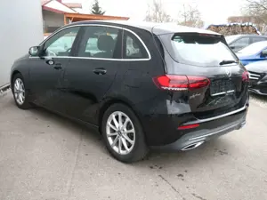 Mercedes-Benz B 250 Progressive NAVI-PREM/LED/RFK/E-HECKKLAPPE Bild 2