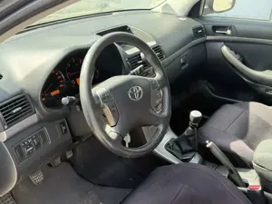 Toyota Avensis Bild 5