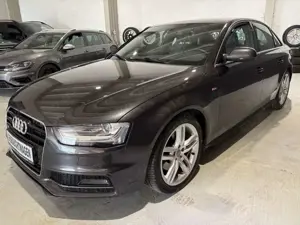 Audi A4 2.0 TFSI S line*Xenon*Navi*SHZ*
