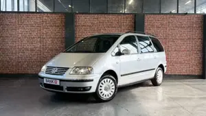 Volkswagen Sharan 2.0TDI XENON*PDC*SHZ*7-SITZER*TÜV-NEU