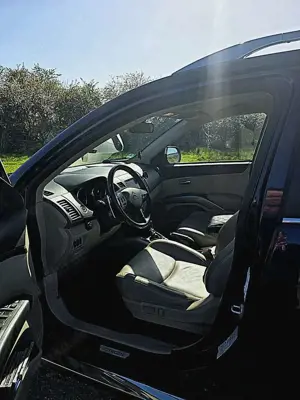 Citroen C-Crosser Bild 4