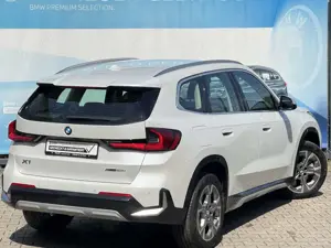 BMW X1 xDrive23i  xLine AHK Ad-Led Memory DA RFK Bild 3