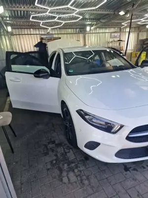 Mercedes-Benz A 180 7G-DCT Edition 2020 Bild 3