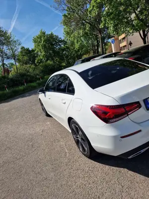 Mercedes-Benz A 180 7G-DCT Edition 2020 Bild 2