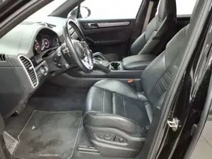 Porsche Cayenne Cayenne S Platinum Edition PASM HuD Matrix Bild 3