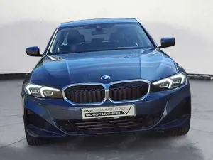 BMW 318 i Automatik Navi Bluetooth PDC MP3 Schn. Klim