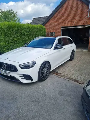Mercedes-Benz E 220 d T 9G-TRONIC AMG Line