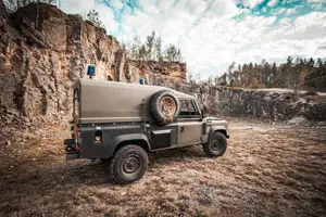 Land Rover Defender MOD Bild 2