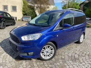 Ford Tourneo Courier Titanium*1 Hand* Klimaautomatik