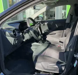Skoda Fabia 1.0 TSI Tour Digitales Cockpit Rückfahrkamera Bild 3