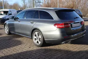 Mercedes-Benz E 200 E200 T-Modell Avantgarde LED Navi ACC DAB Bild 5