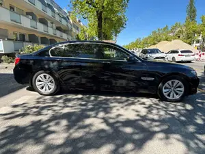 BMW 750 Bild 4