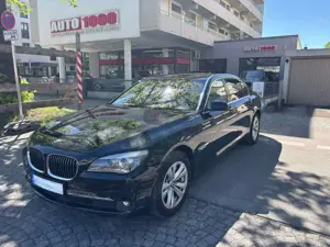 BMW 750 Bild 1