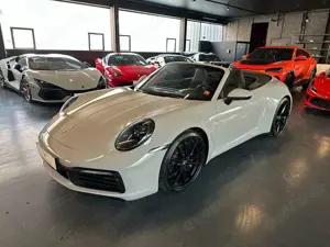 Porsche 992 Carrera Cabrio*ACC*Bose*PDLS