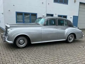 Bentley S2