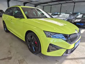 Skoda Octavia OCTAVIA COMBI 2.0 TSI RS NAV LED ACC 360CAM PANO Bild 3
