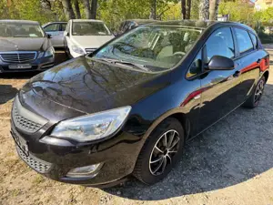 Opel Astra J Lim. 5-trg. Selection