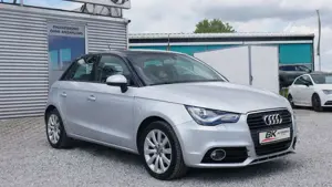 Audi A1 1.6TDI Scheckheft Xenon Sitzheizung Navi Parkhilfe