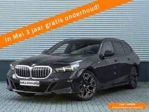 BMW 520 5-serie Touring 520i M-Sport - Driving + Par