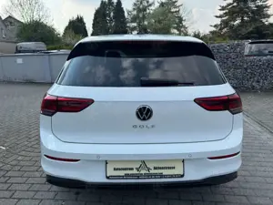 Volkswagen Golf VIII Lim. Life Navi PDC LED App-Connect Bild 3