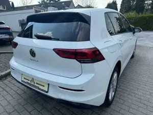 Volkswagen Golf VIII Lim. Life Navi PDC LED App-Connect Bild 5
