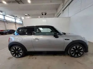 MINI Cooper SE Mini Cooper SE Yours Trim LED Navi Temp. MFL LKH Bild 5