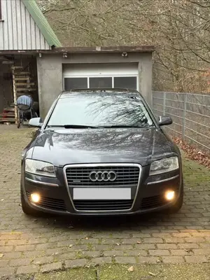 Audi A8 3.0 TDI DPF quattro