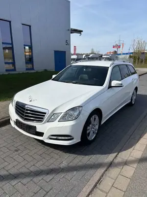 Mercedes-Benz E 200 *HU/AU NEU*SHZ*Klimaautomatik*Standheizung