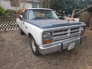 Dodge RAM D 350 royal SE