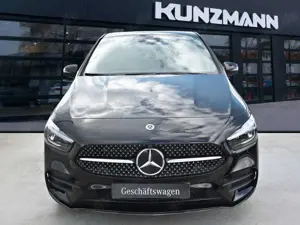 Mercedes-Benz B 180 AMG Night 360° AHK Winter-Paket Bild 2